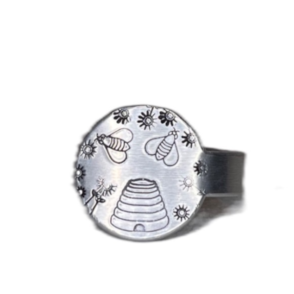 Handmade 7/8 stamped boho Beehive scene adjustable hypoallergenic medallion